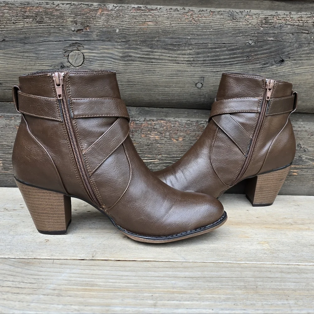 Nine West Dont Do It Y2K Western Boho Revival Harness Block Heel Bootie 8M